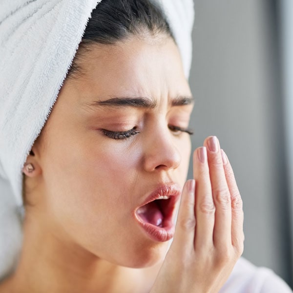 A fogkő eltávolítás legmodernebb módja az ultrahangos fogkő eltávolítás, amely teljesen fájdalommentes eljárás, és segít megelőzni a fogágybetegségeket hosszú időn keresztül.